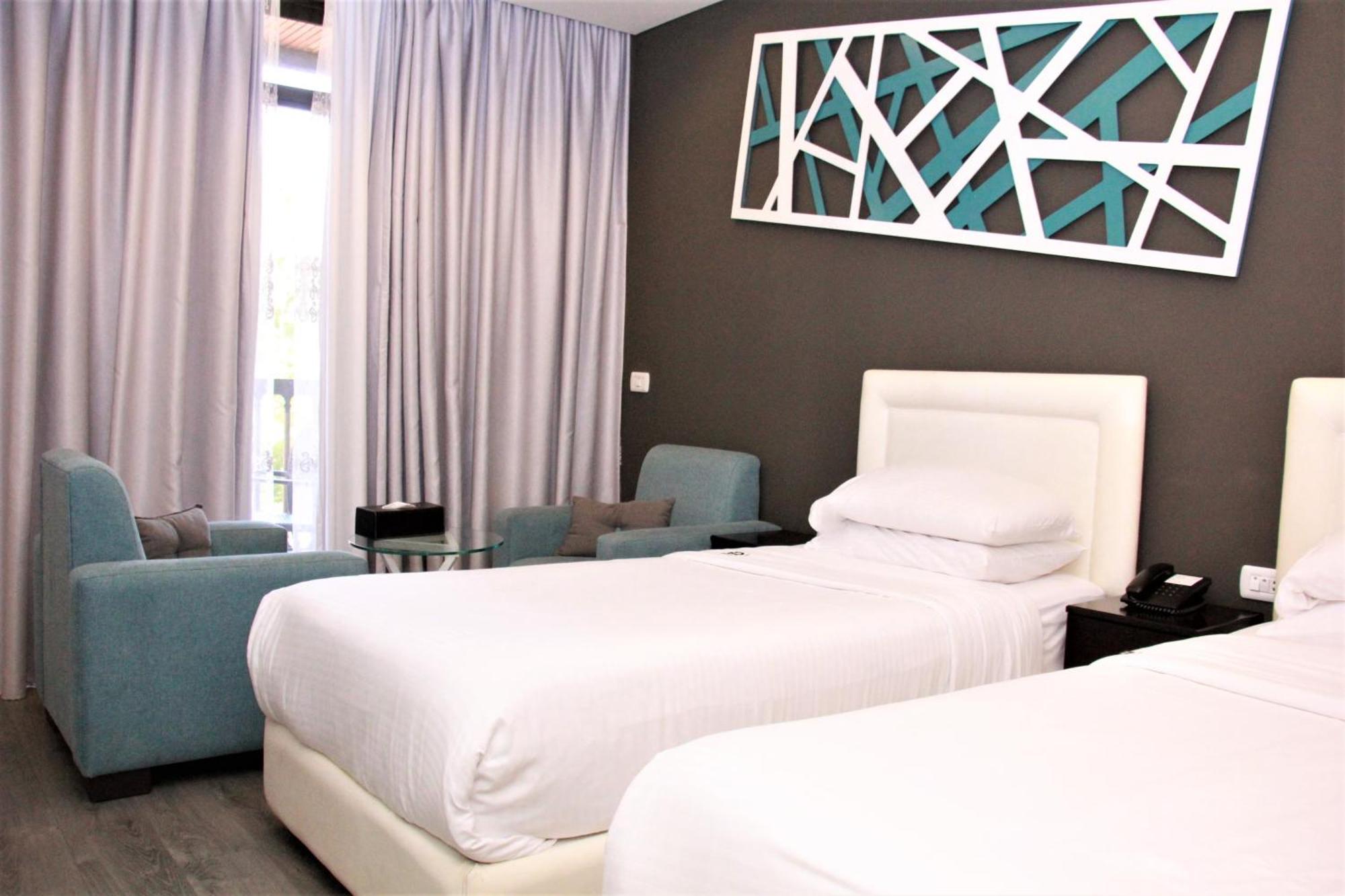 Beverly Hotel 4*